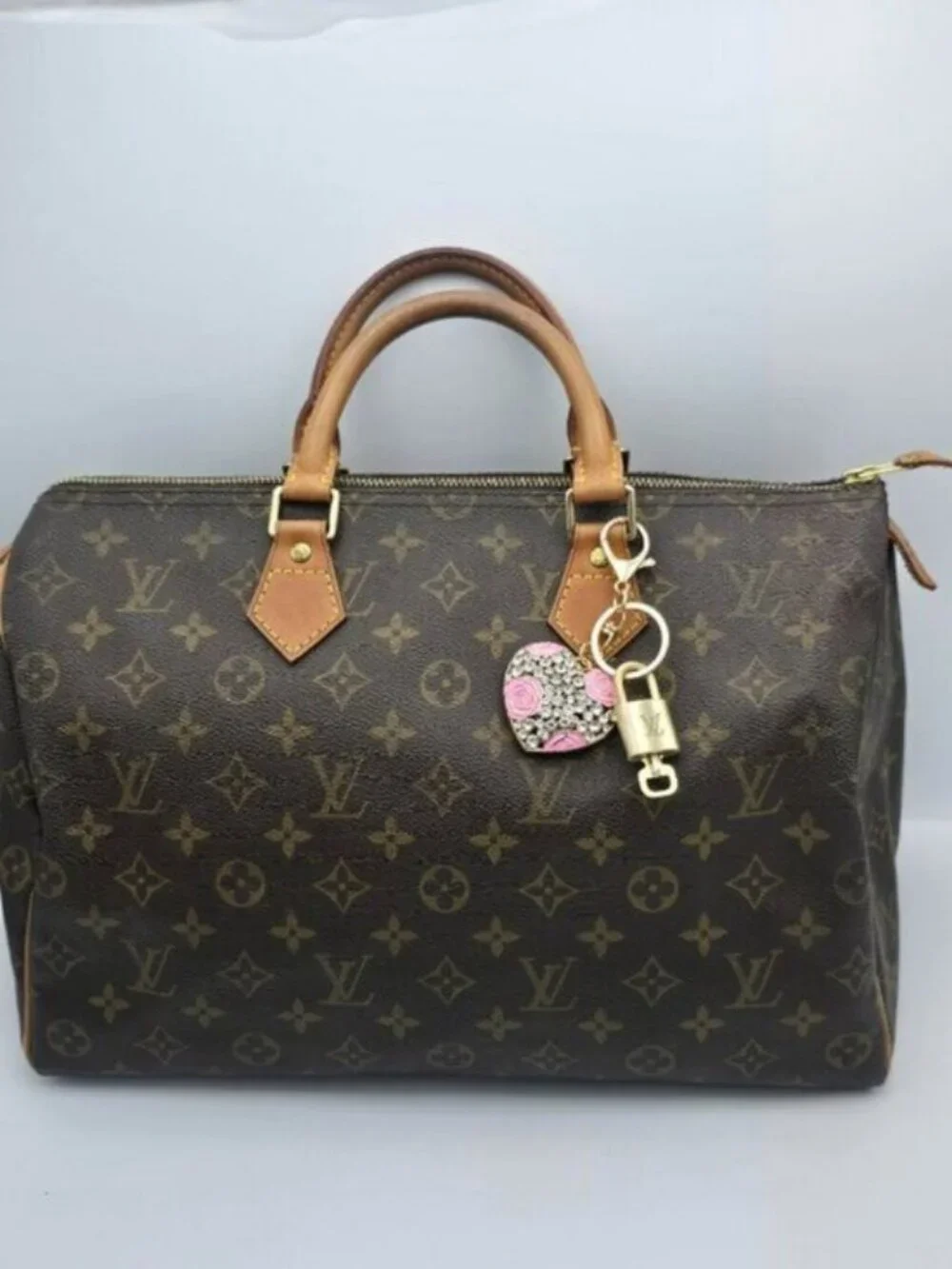 Authentic LV Louis Vuitton Gold Lock & Key 🔑 Unbranded Heart Keychain Charm